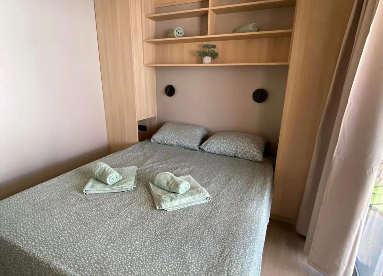 Beach House Mane Sol Pakostane 0*,