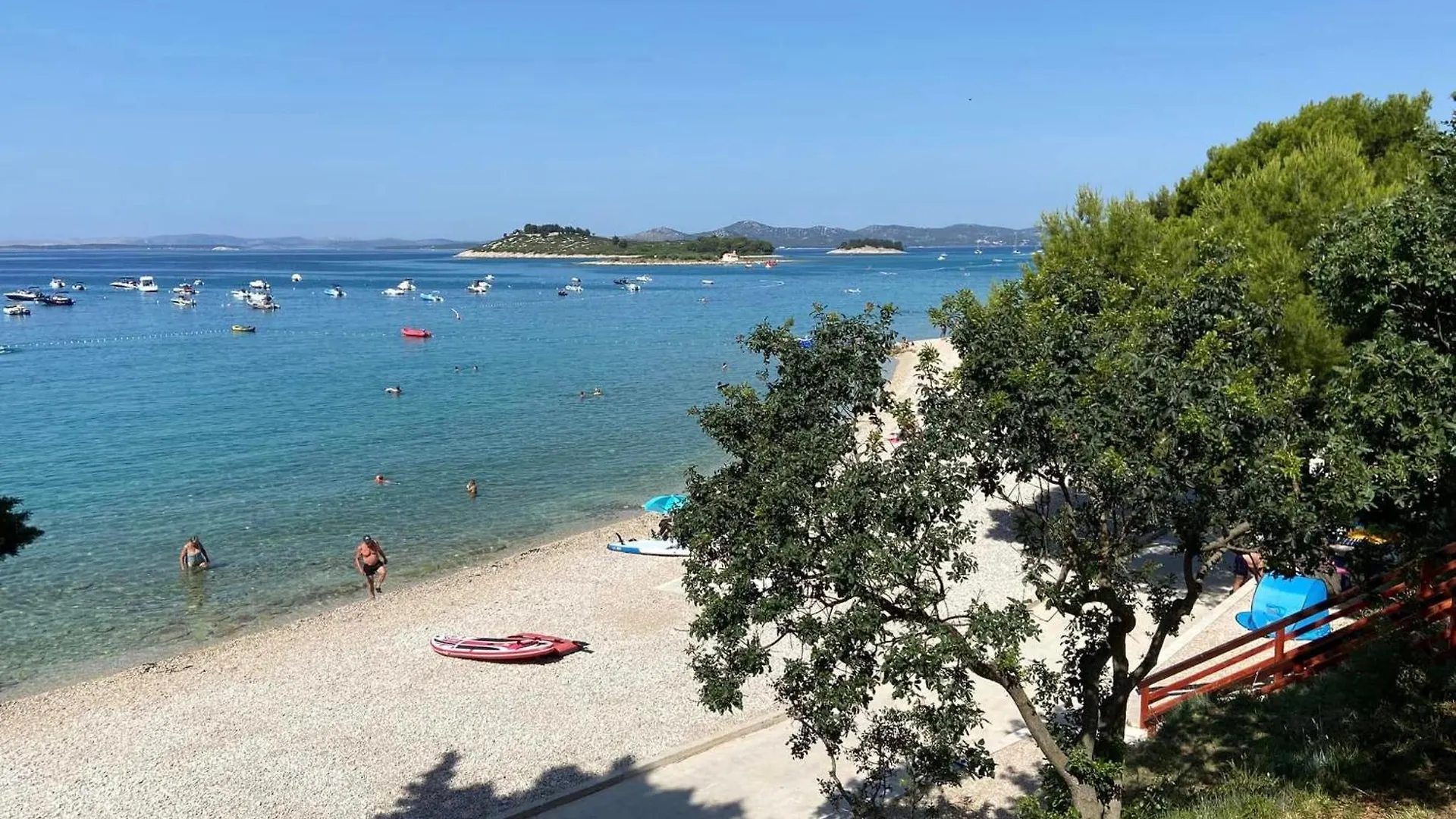 Beach House Mane Sol Pakostane